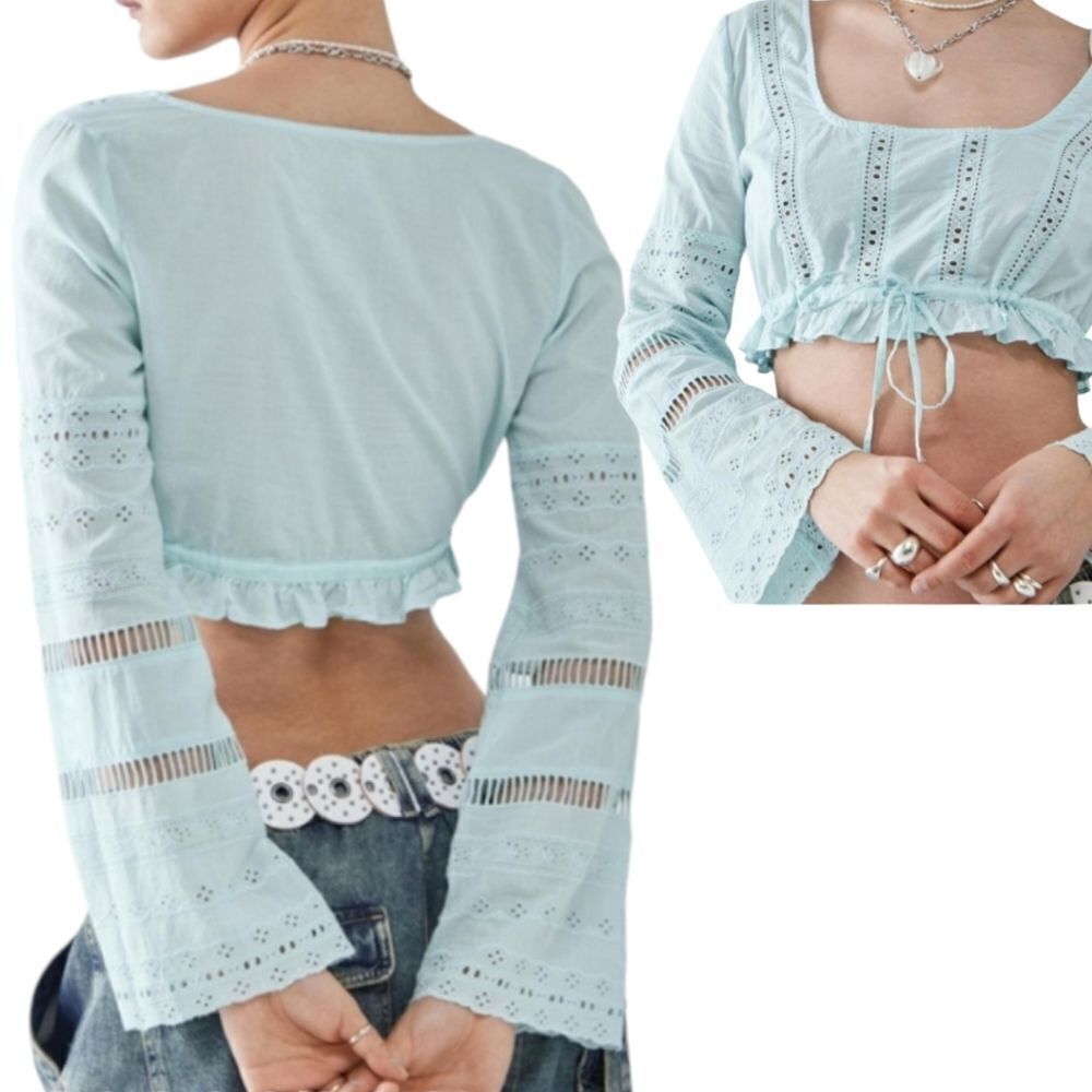 Kimchi blue eyelet baby blue Cropped Broderie Blouse size L. NWT